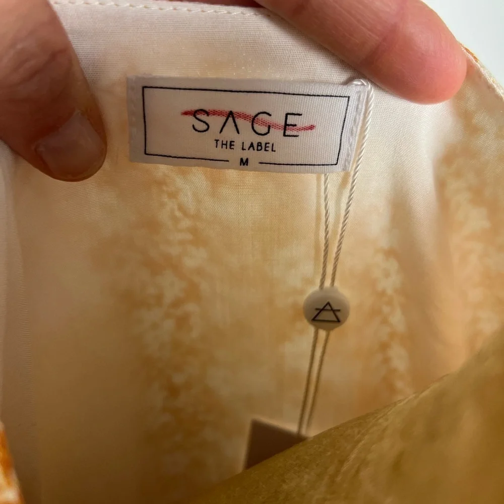 Sage and Label Gold and white spring floral v neck blouse